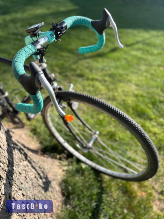 Gravel országúti kerékpár bicikli