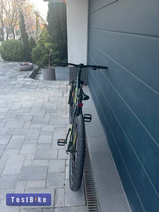 GT Pantera 27.5+ Comp 2019 fekete mountain bike