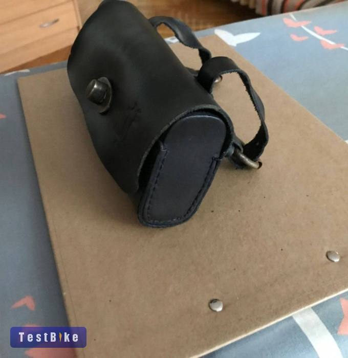 Gusti Leather studio, bőr kerékpáros ülés táska, eladó.