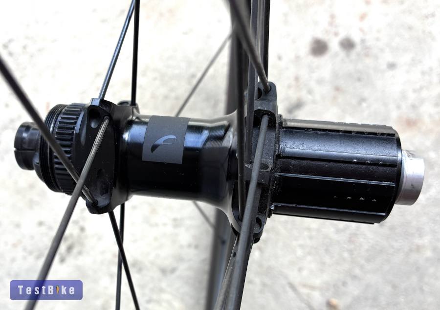 Gyári állapotú Fulcrum Wind 42 DB karbon kerékszett