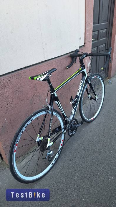 Gyönyörű állapotú Cannondale Synapse karbon országúti kerékpár