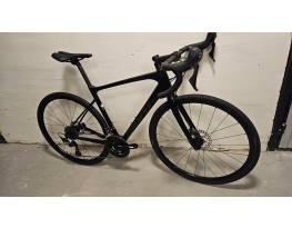 FÉLÁR ALATT Giant Defy Advanced 1 karbon Ultegra/Di2 M-es