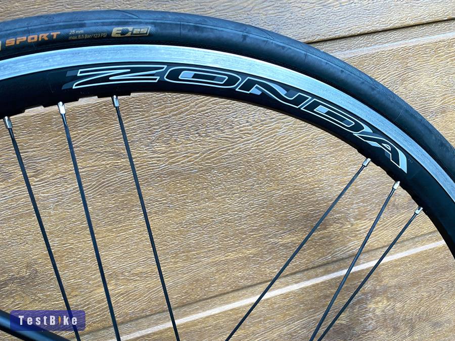 Gyönyörű Giant TCR karbon, Ultegra R8000, Campagnolo Zonda