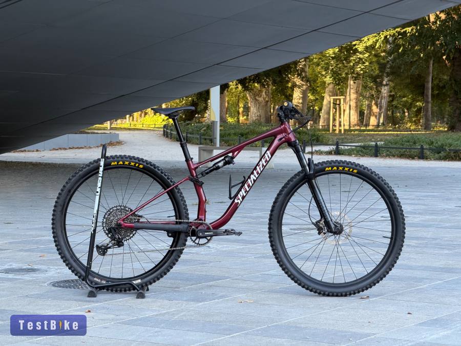 Gyönyörű Specialized Chisel M összteleszkópos MTB