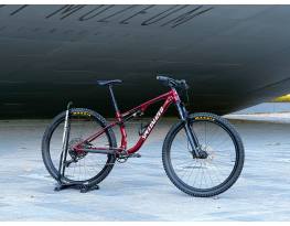 Gyönyörű Specialized Chisel M összteleszkópos MTB