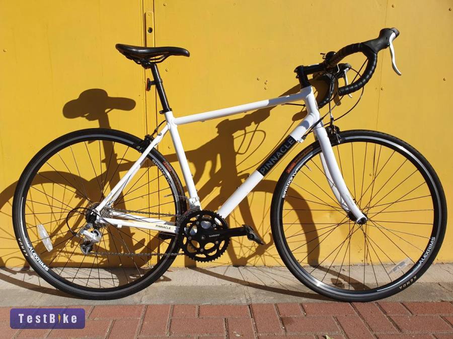 Használt 28"-os Pinnacle Dolomite 2 országúti kerékpár, fehér