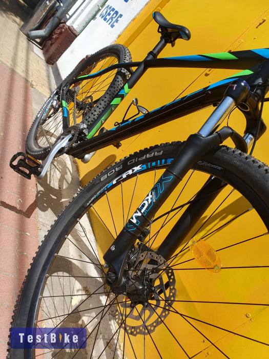 Használt 29"-os Cross Fusion MTB kerékpár, fekete-kék