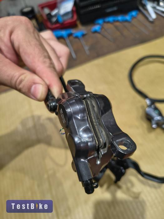 Használt 4 dugattyús Shimano Deore XT eladó