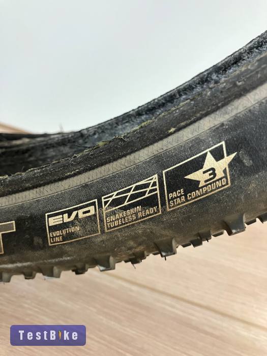 Használt 85%-os Schwalbe Thunder Burt TR 29x2.1 párban eladó