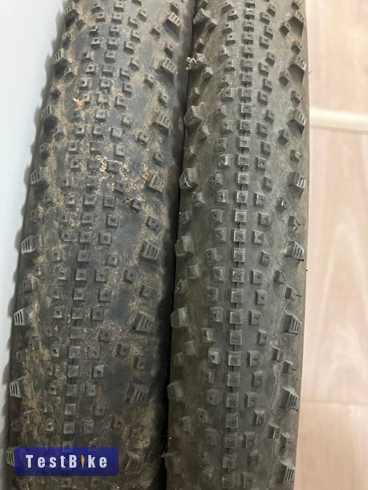 Használt 85%-os Schwalbe Thunder Burt TR 29x2.1 párban eladó