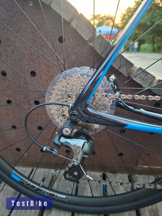 Cannondale Synapse  tárcsafékes, karbon országúti kerékpár 