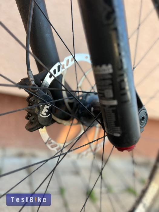 Használt Cube Two15 eladó