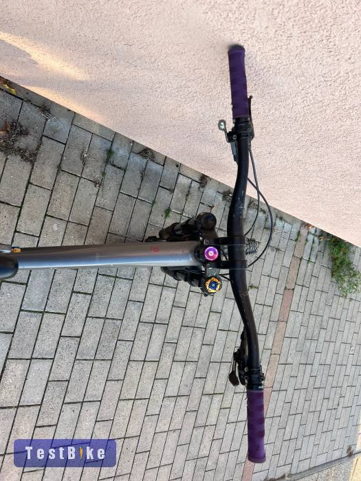 Használt Cube Two15 eladó