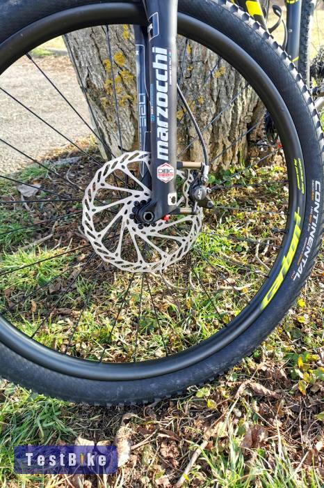 Használt Eladó egy Scott RC-900-as