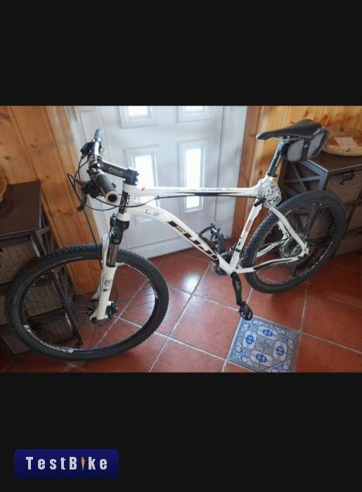 Használt Fuji Nevada 1.6 eladó