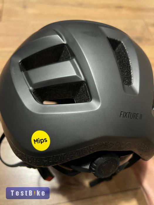 Használt Giro Fixture II mips sisak