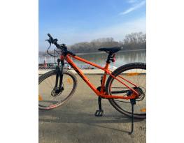 Használt, 1 éves KTM Peak L-es eladó