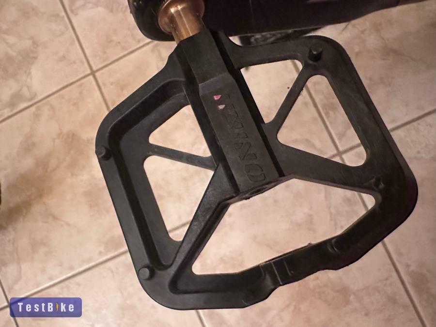 Használt Onirii molded carbon pedál mindössze 142g
