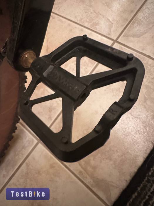 Használt Onirii molded carbon pedál mindössze 142g