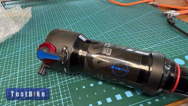 Használt Rock Shox Deluxe eladó