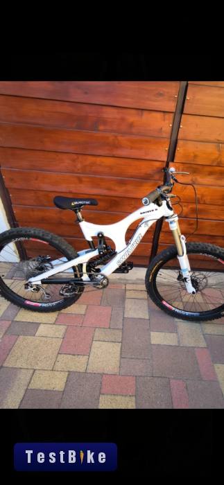 Sziasztok eladó szeretett Santa cruz driver 8-am