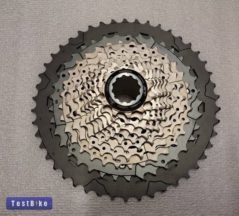 Új Shimano Deore XT (CS-M8000) 11s 11-46 sor eladó