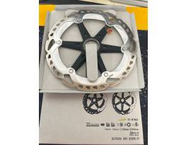 Használt Shimano XT RT-MT800 203mm eladó
