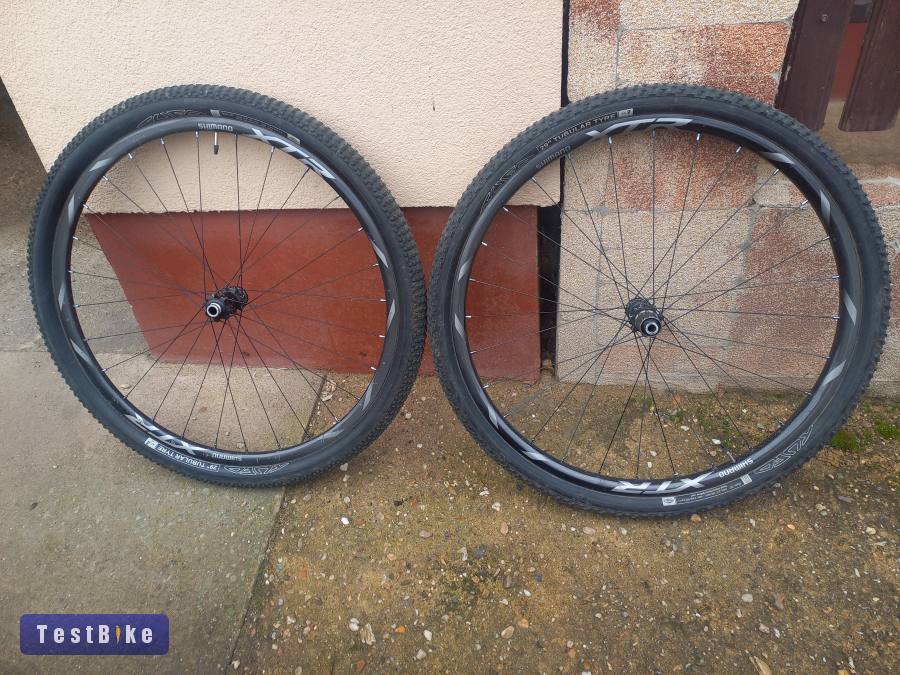 Használt Shimano XTR 980 karbon kerékszett gumival