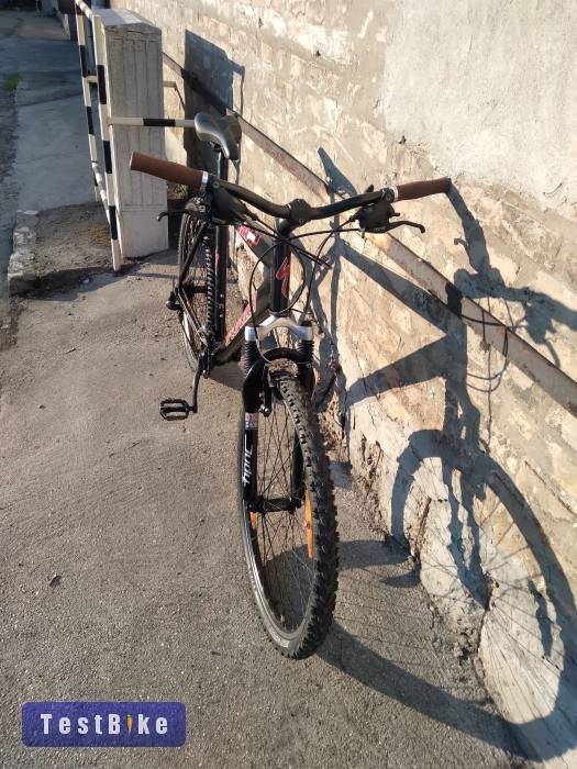 Használt Specialized Hardrock vázra épített MTB eladó