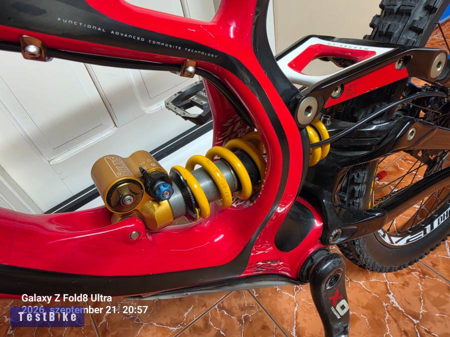 Használt Specialized S-Works Demo 8 Carbon Team Replica eladó