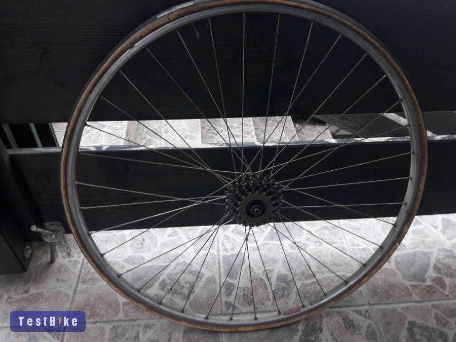 Hátsó kerék: Campagnolo Record, Mavic felni, Regina ORO