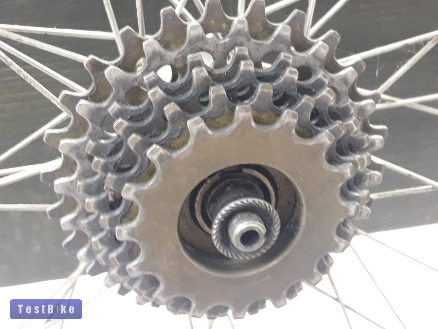 Hátsó kerék: Campagnolo Record, Mavic felni, Regina ORO