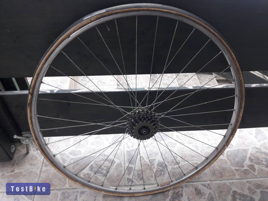 Hátsó kerék: Campagnolo Record, Mavic felni, Regina ORO