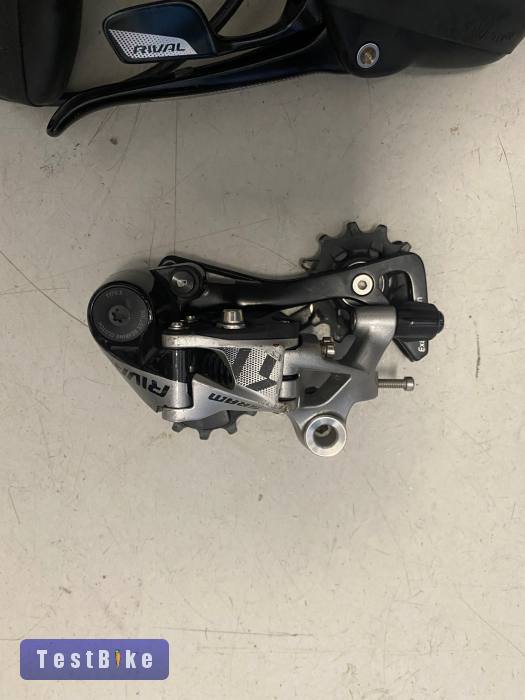 Hibas! Sram Rival 11s elado
