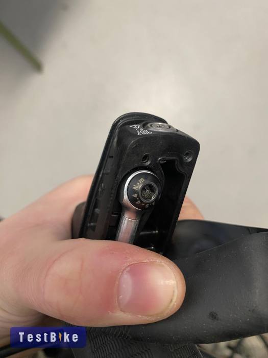 Hibas! Sram Rival 11s elado