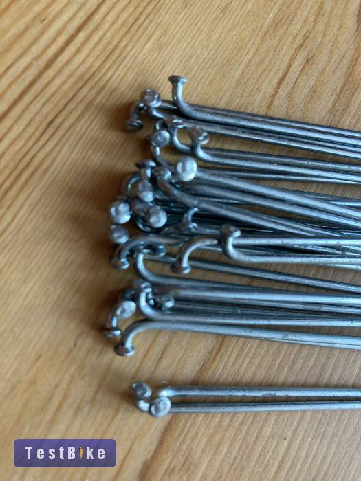 Horganyzott küllők 282x2.0mm 31db + sok anya ingyen