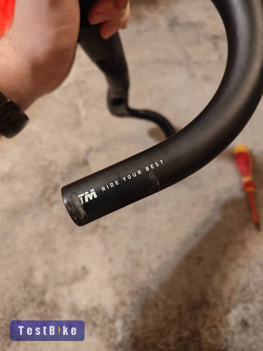 ITM x-one 400mm karbon kormány