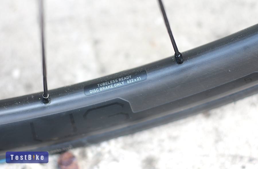 Karbon BONTRAGER AEOLUS ELITE 35 DISC outi/gravel kerékszett