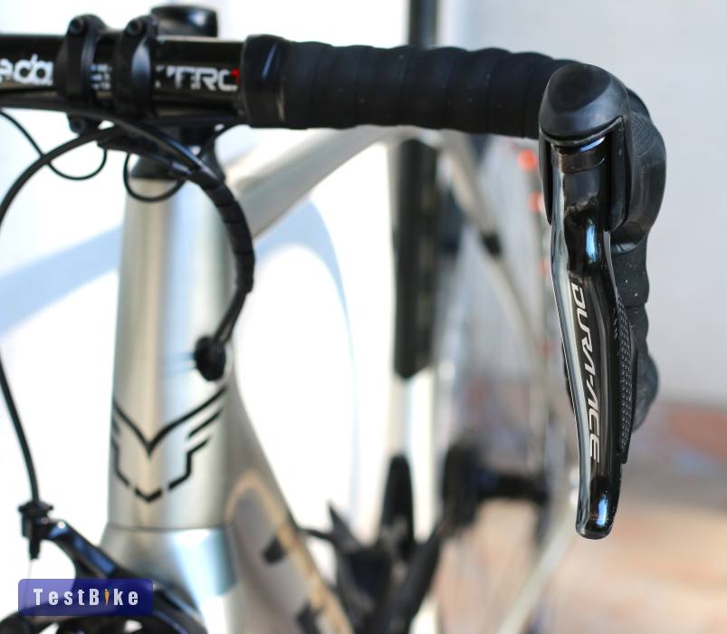 Karbon Felt FR1 Dura-Ace Di2 elektromos váltással!