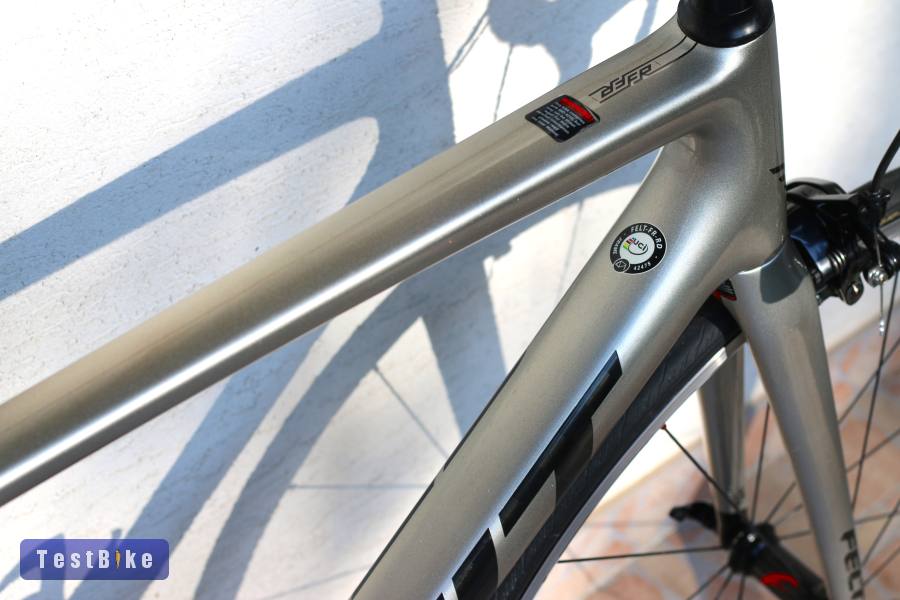 Karbon Felt FR1 Dura-Ace Di2 elektromos váltással!