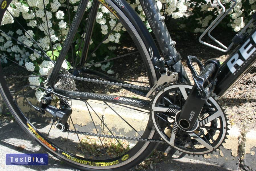Karbon vázas országúti Mavic kerékkel új alkatrészekkel