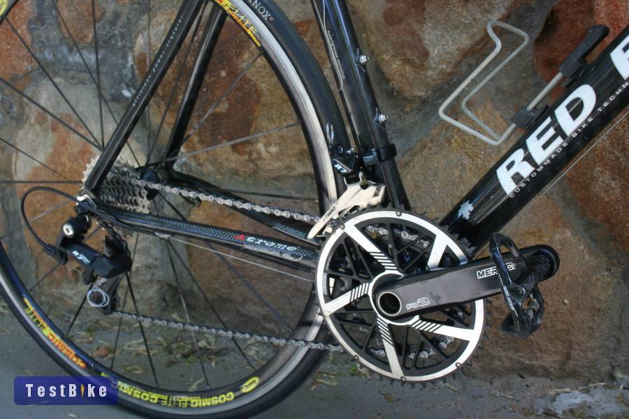 Karbon vázas országúti Mavic kerékkel új alkatrészekkel