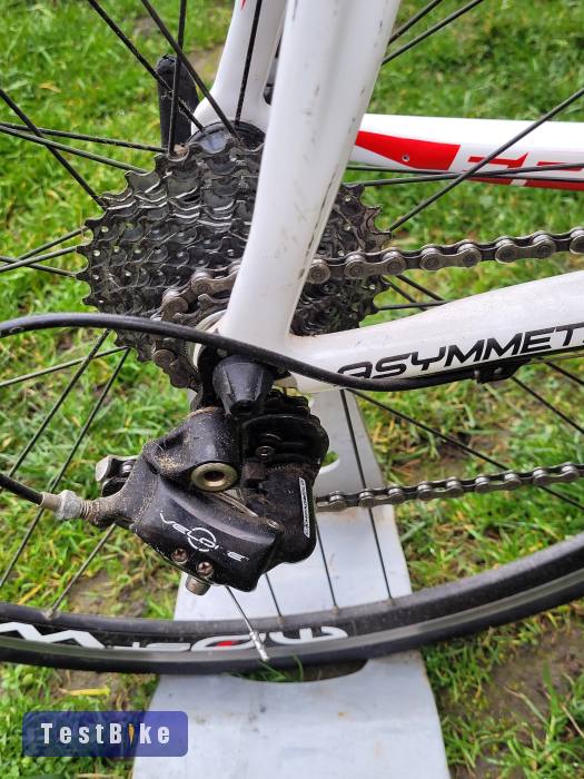 karbonvázas  XL Pinarello FP due, UCI.