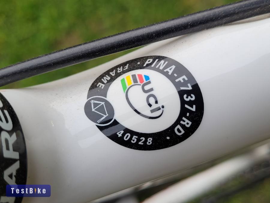 karbonvázas  XL Pinarello FP due, UCI.