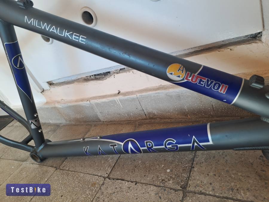 Katarga Milwaukee váz