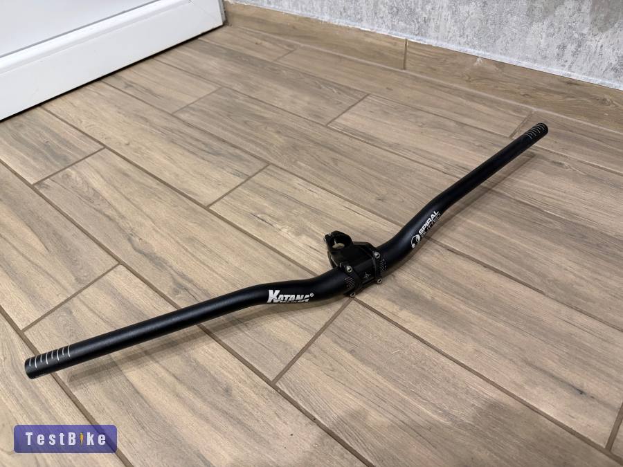 Katana kormány/stucni