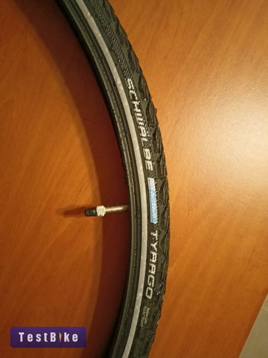 Kb 100km-t futott Schwalbe Tyrago +belső 