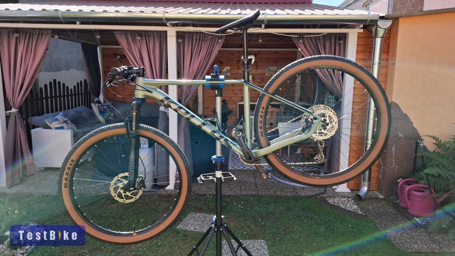 Kellys Gate 90, XX1 lánc, Giant dropper, Merida kerekek, L