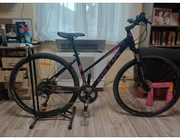 Kellys Pheebe 10 női krossztrekking kerékpár