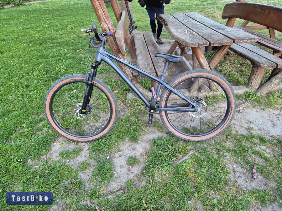 Kellys Whip 30- Dirt Jumper